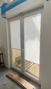 Roleta na okno z prowadnicami